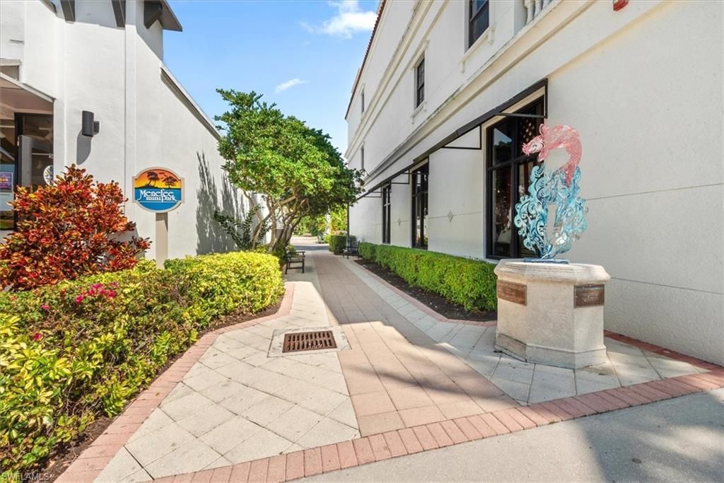555 5th Ave S, Unit 204, Naples, FL 34102 Photo