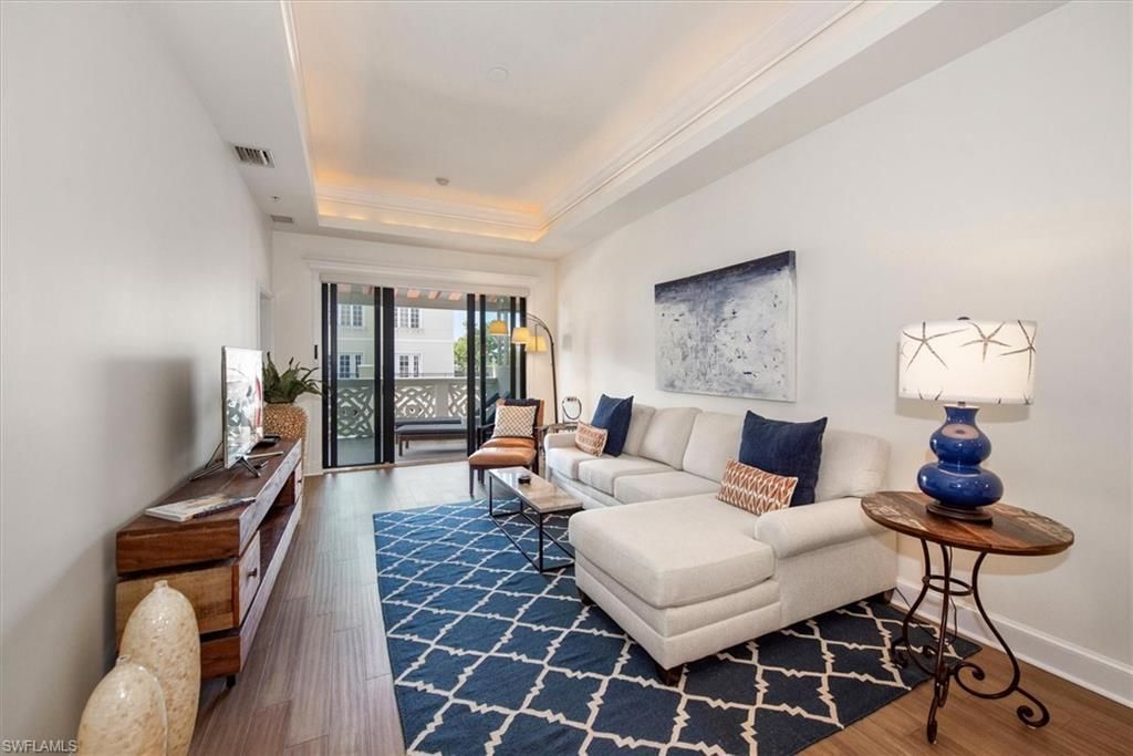 555 5th Ave S, Unit 204, Naples, FL 34102 Photo