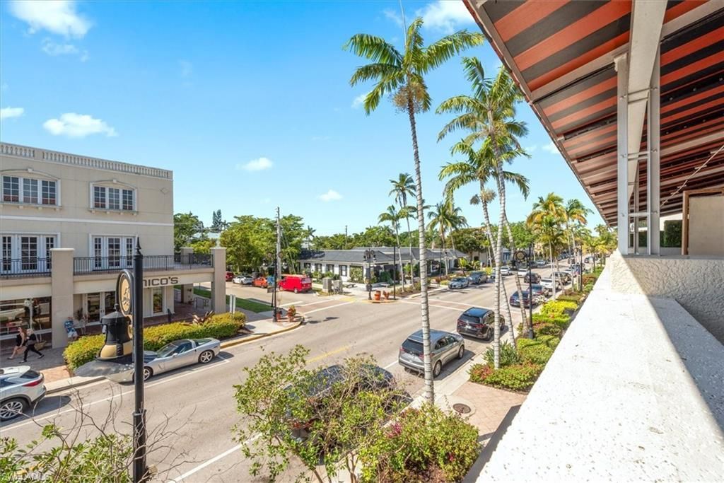 555 5th Ave S, Unit 204, Naples, FL 34102 Photo