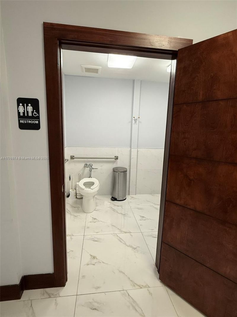 16 SW 1st Ave, Miami, FL 33130 Photo