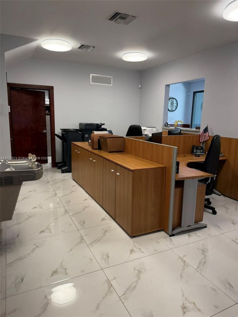 16 SW 1st Ave, Miami, FL 33130 Photo