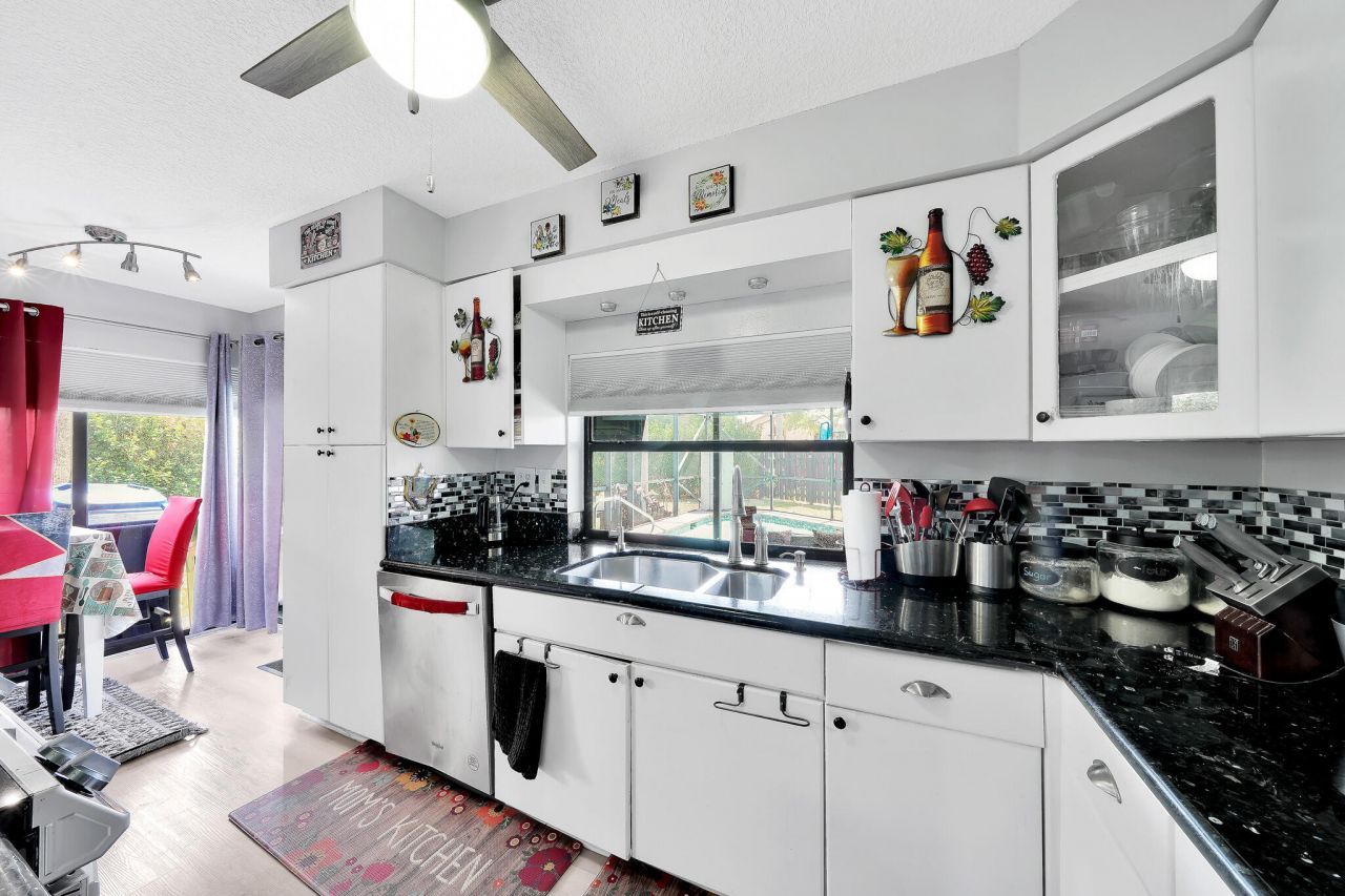 3750 NW 73rd Way, Coral Springs, FL 33065 Photo