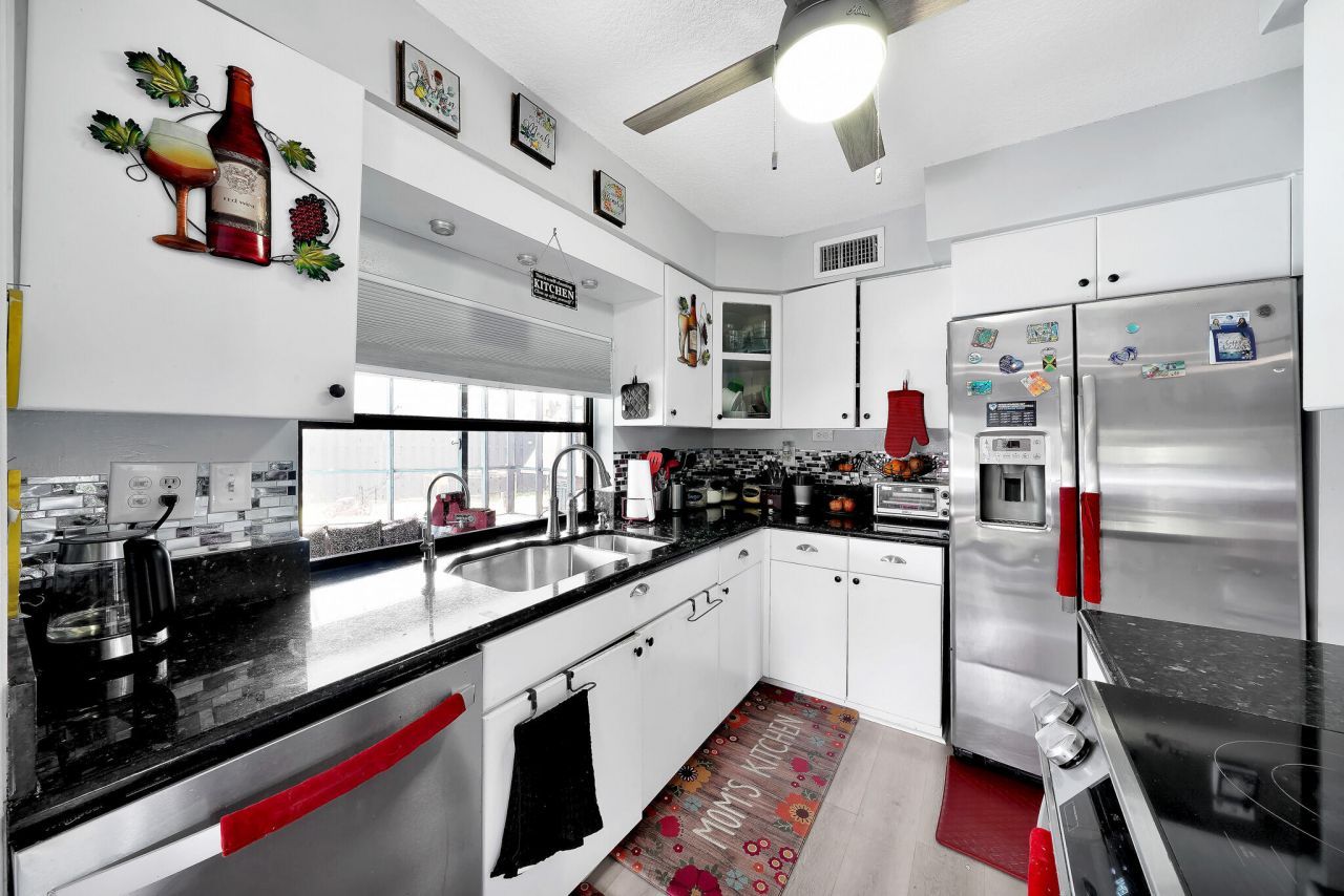 3750 NW 73rd Way, Coral Springs, FL 33065 Photo