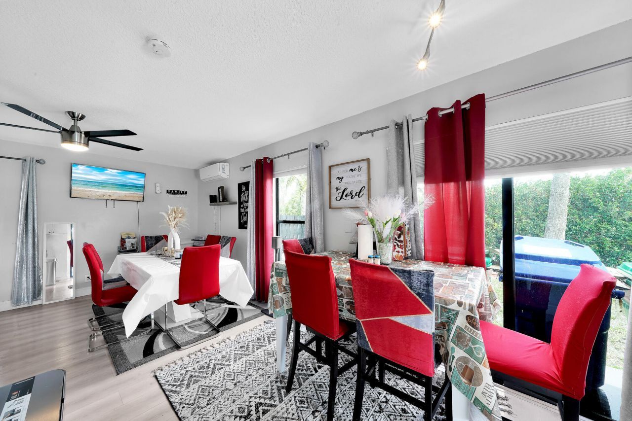 3750 NW 73rd Way, Coral Springs, FL 33065 Photo