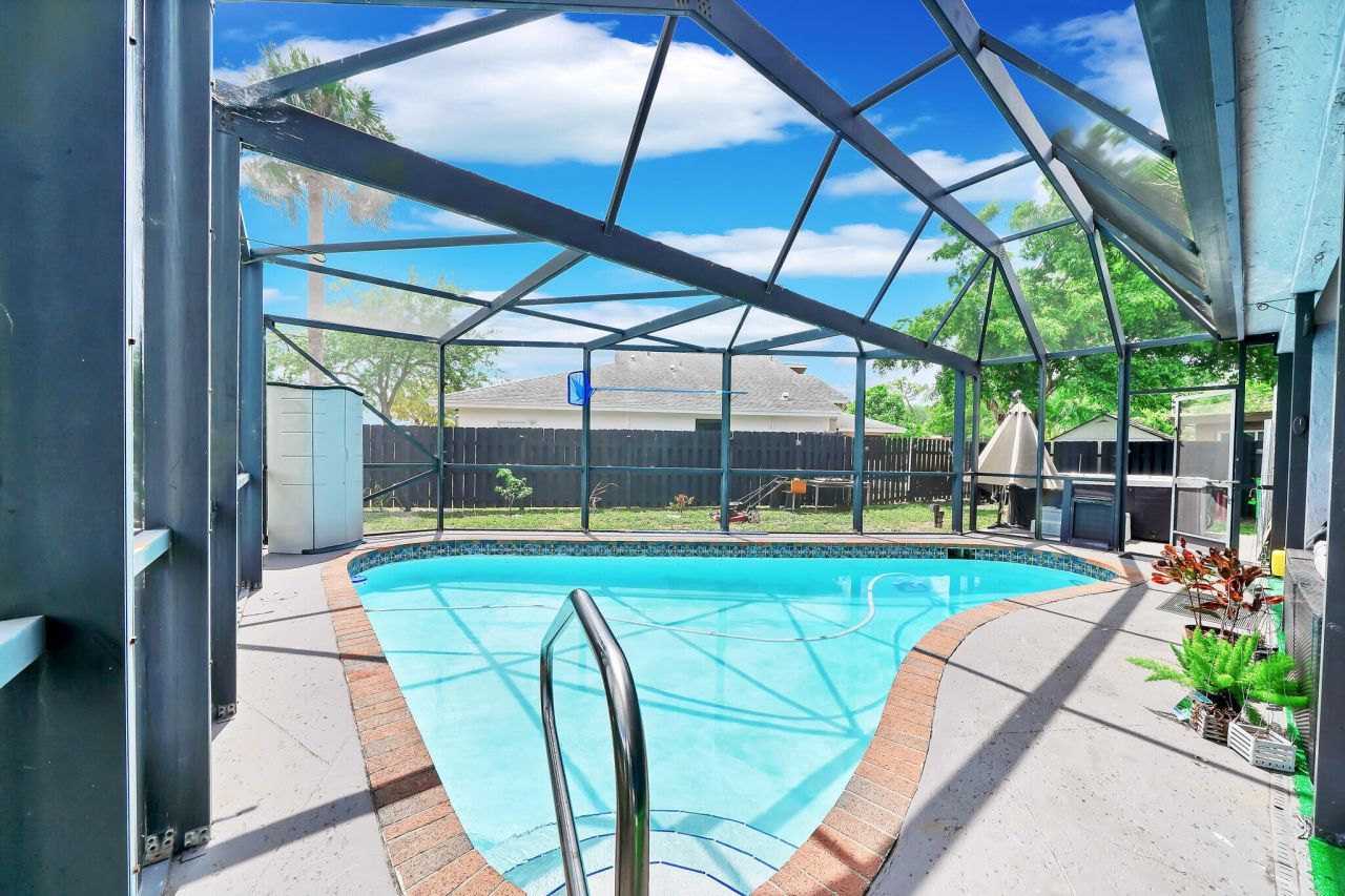 3750 NW 73rd Way, Coral Springs, FL 33065 Photo