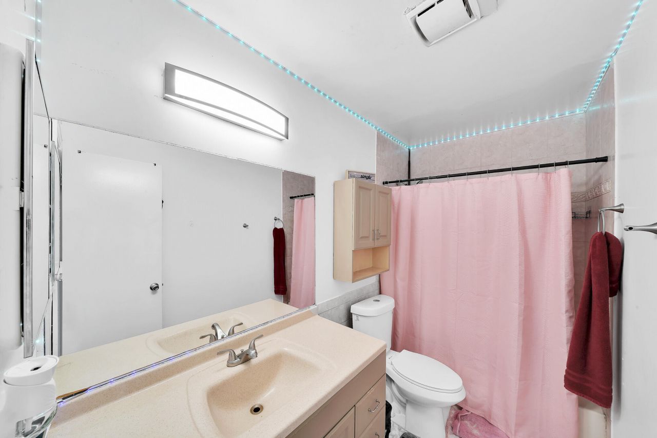 3750 NW 73rd Way, Coral Springs, FL 33065 Photo