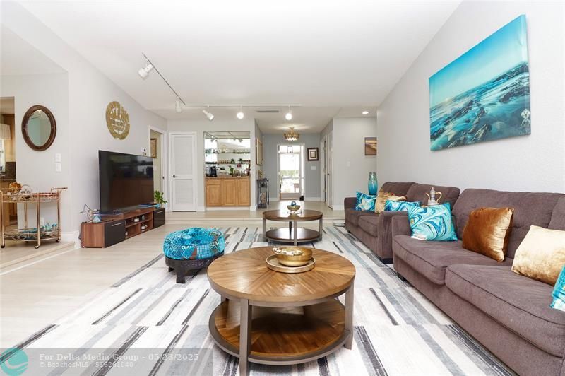 6307 Silk Oak Circle, Tamarac, FL 33319 Photo