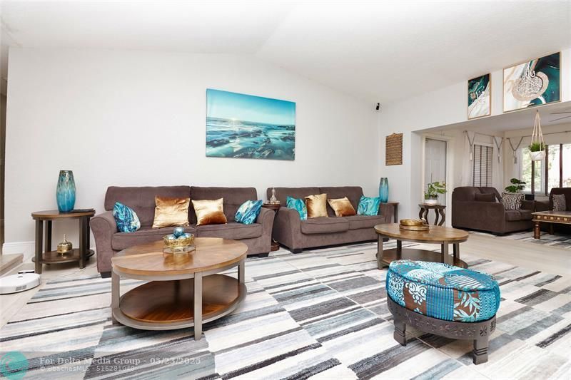 6307 Silk Oak Circle, Tamarac, FL 33319 Photo