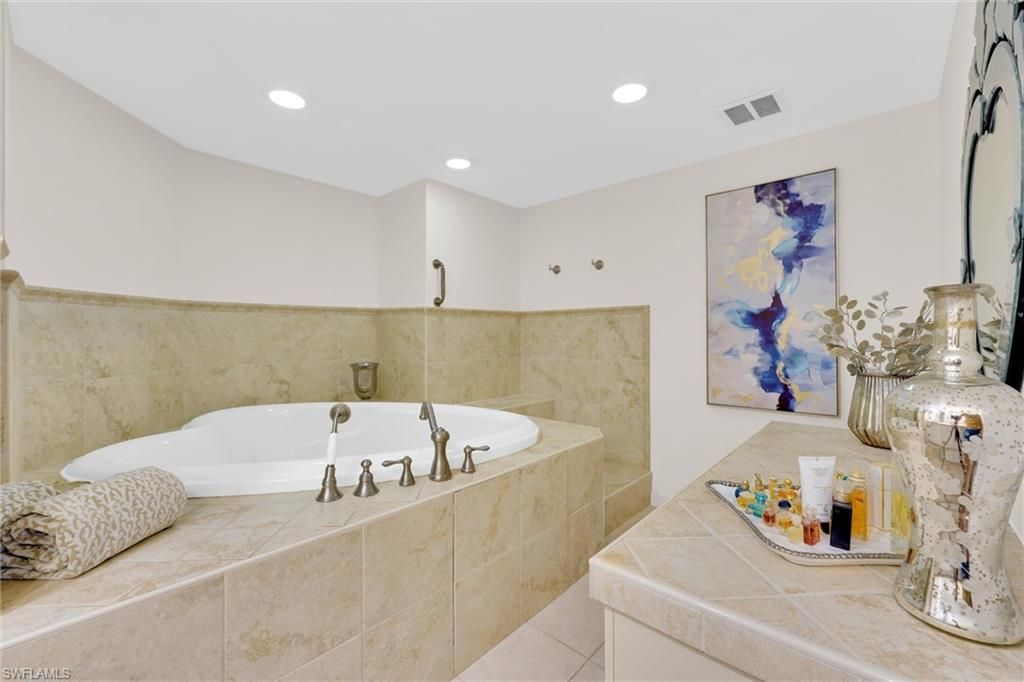 4041 Gulf Shore Blvd N, Unit 108, Naples, FL 34103 Photo