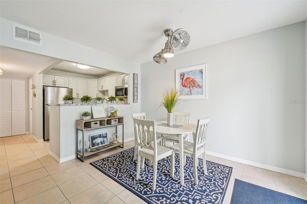 117 7th Street N, Unit 5, Bradenton Beach, FL 34217 Photo