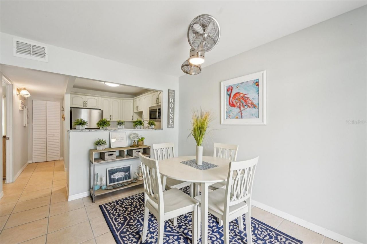 117 7th Street N, Unit 5, Bradenton Beach, FL 34217 Photo