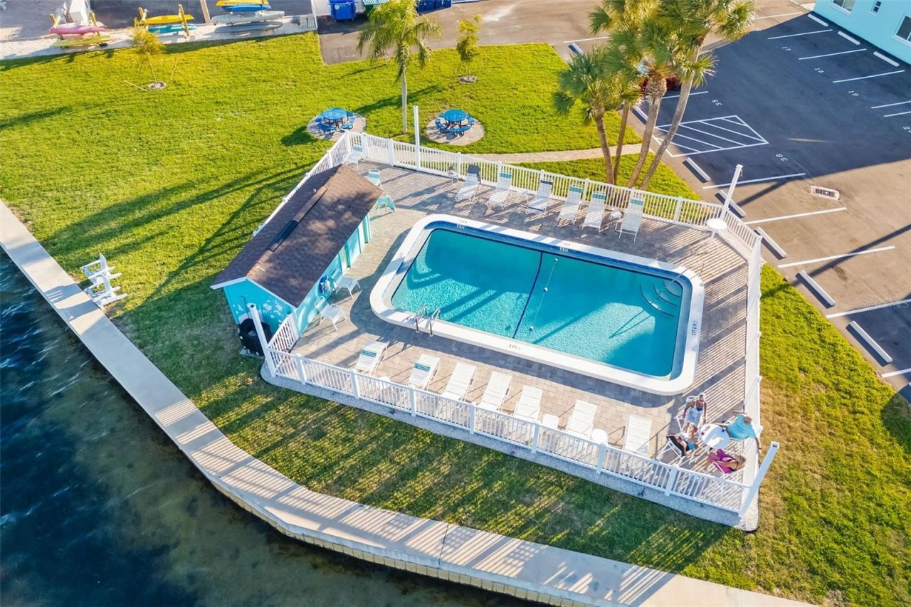 117 7th Street N, Unit 5, Bradenton Beach, FL 34217 Photo