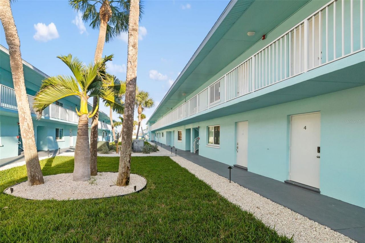 117 7th Street N, Unit 5, Bradenton Beach, FL 34217 Photo