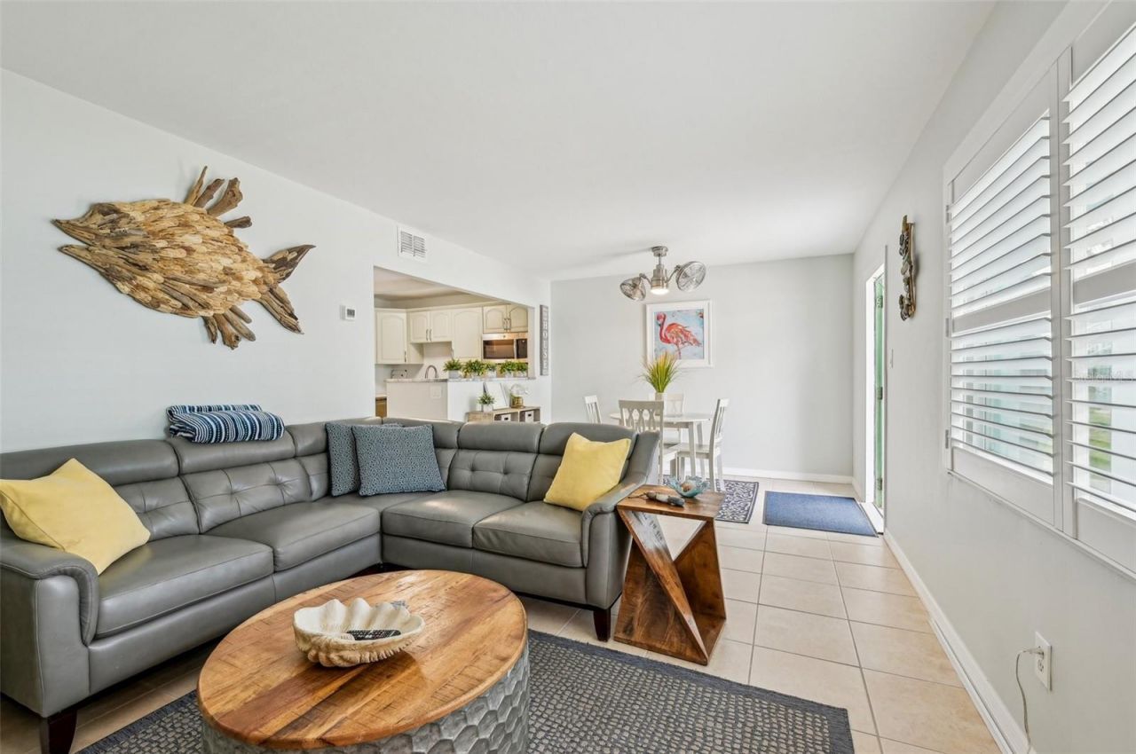 117 7th Street N, Unit 5, Bradenton Beach, FL 34217 Photo