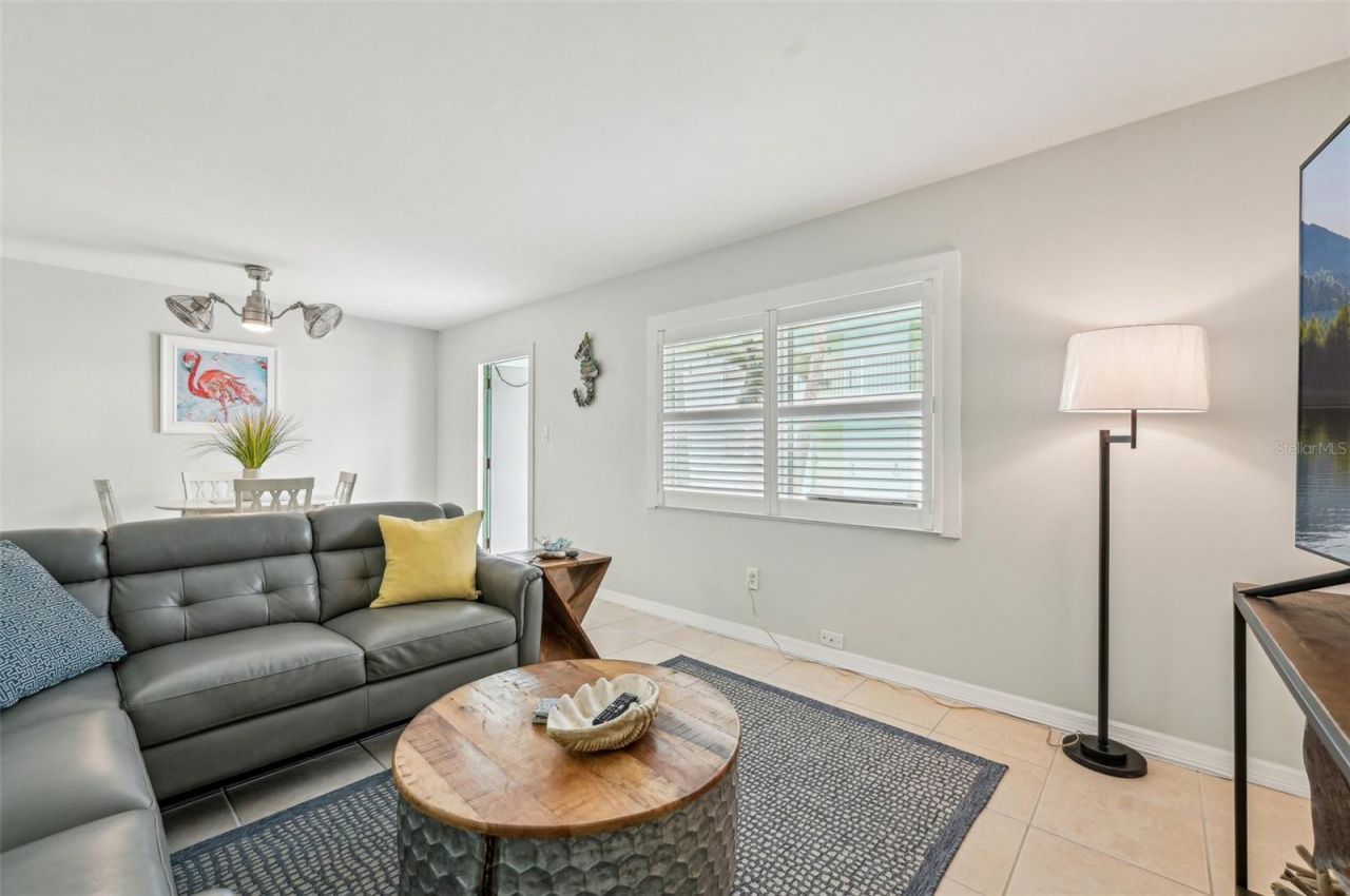 117 7th Street N, Unit 5, Bradenton Beach, FL 34217 Photo