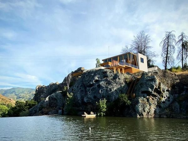 28801 Lakeshore Drive, Agoura Hills, CA 91301