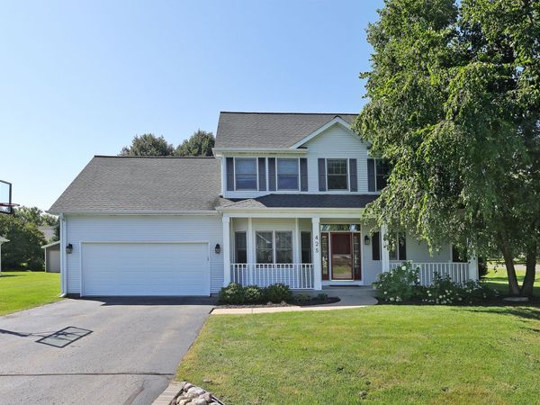 425 Maple Lane, Williams Bay, WI 53191