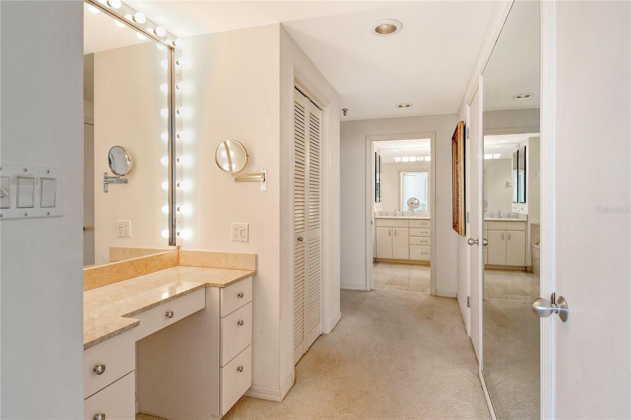 1211 Gulf Of Mexico Drive, Unit 704, Longboat Key, FL 34228 Photo