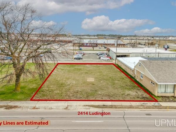 2414 Ludington Street, Escanaba, MI 49829