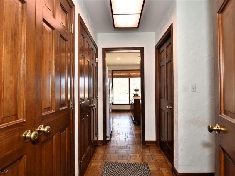 5200 Three Village Drive, Unit 2FH, Lyndhurst, OH 44124 Photo 12