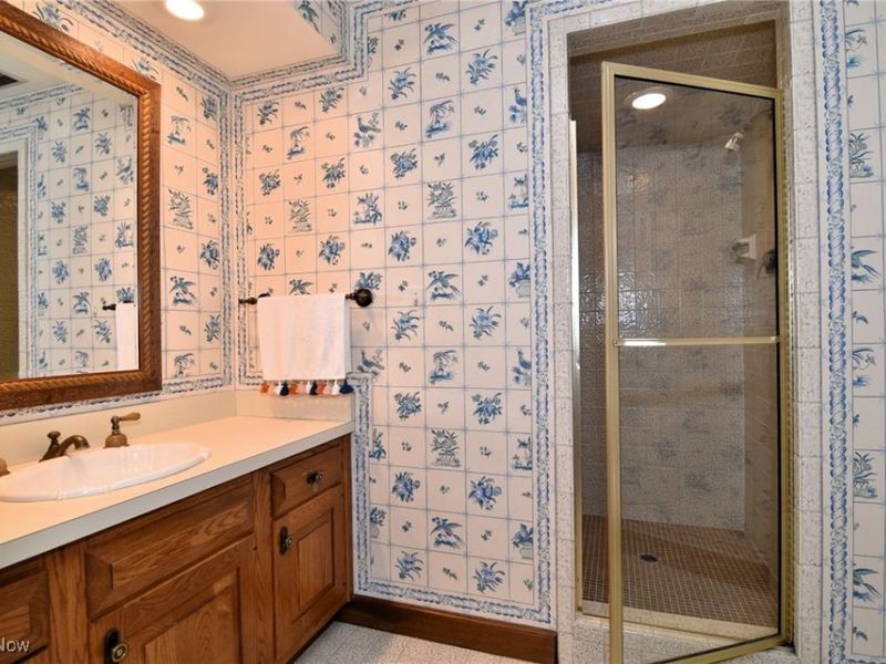 5200 Three Village Drive, Unit 2FH, Lyndhurst, OH 44124 Photo 23