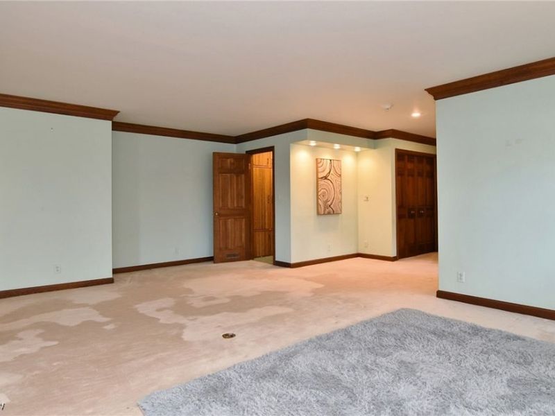 5200 Three Village Drive, Unit 2FH, Lyndhurst, OH 44124 Photo 4