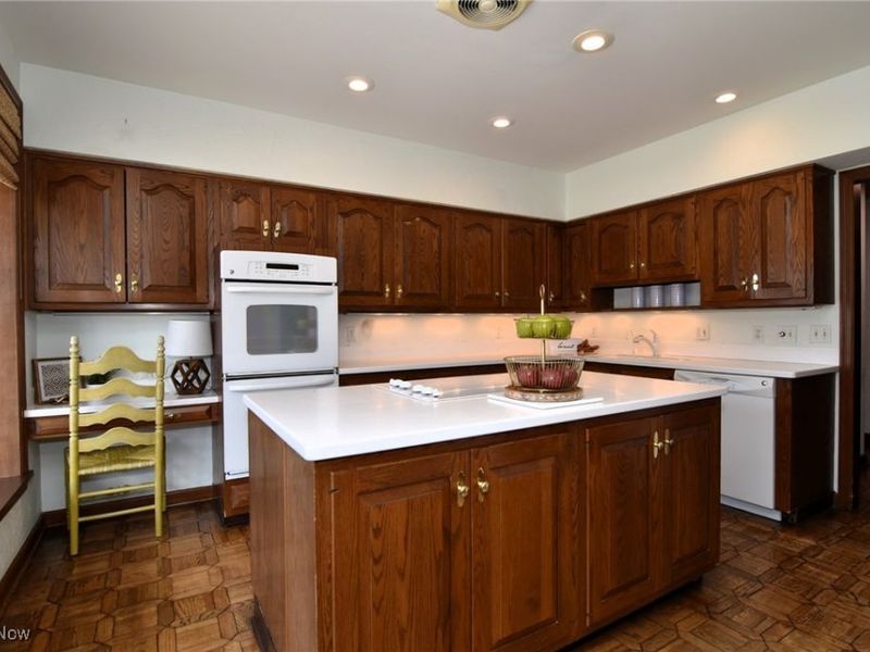 5200 Three Village Drive, Unit 2FH, Lyndhurst, OH 44124 Photo 7