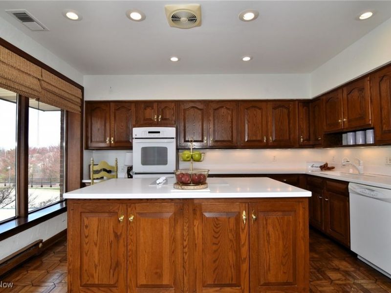 5200 Three Village Drive, Unit 2FH, Lyndhurst, OH 44124 Photo 8