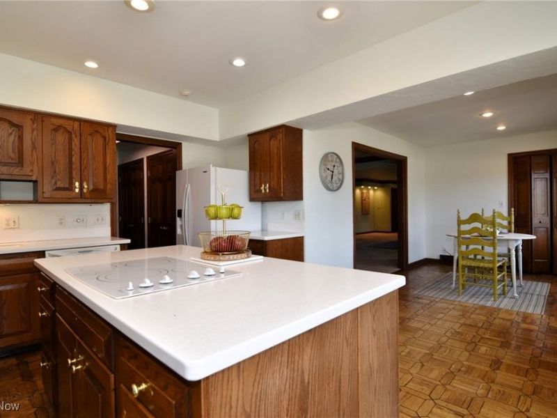 5200 Three Village Drive, Unit 2FH, Lyndhurst, OH 44124 Photo 9