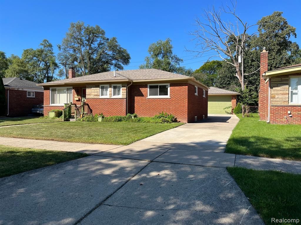 23631 Kenosha Street, Oak Park, MI 48237 Main Photo