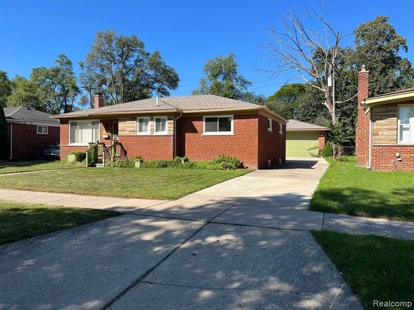 23631 KENOSHA Street, Oak Park, MI 48237