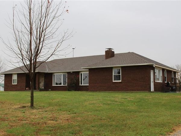 16468 K 16 Highway, Oskaloosa, KS 66066
