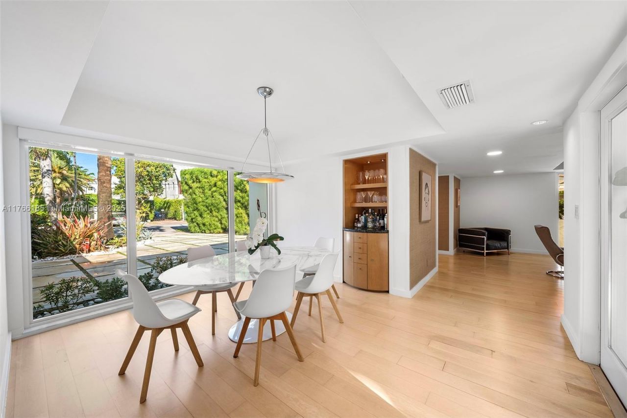 5251 La Gorce Dr, Miami Beach, FL 33140 Photo