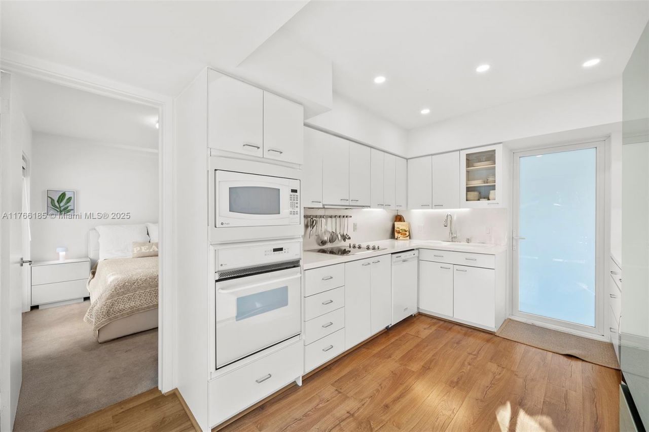 5251 La Gorce Dr, Miami Beach, FL 33140 Photo