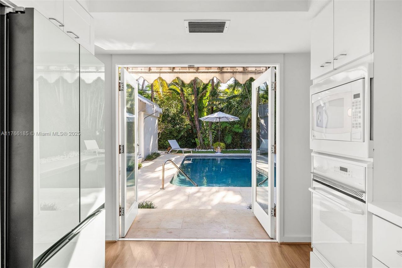 5251 La Gorce Dr, Miami Beach, FL 33140 Photo