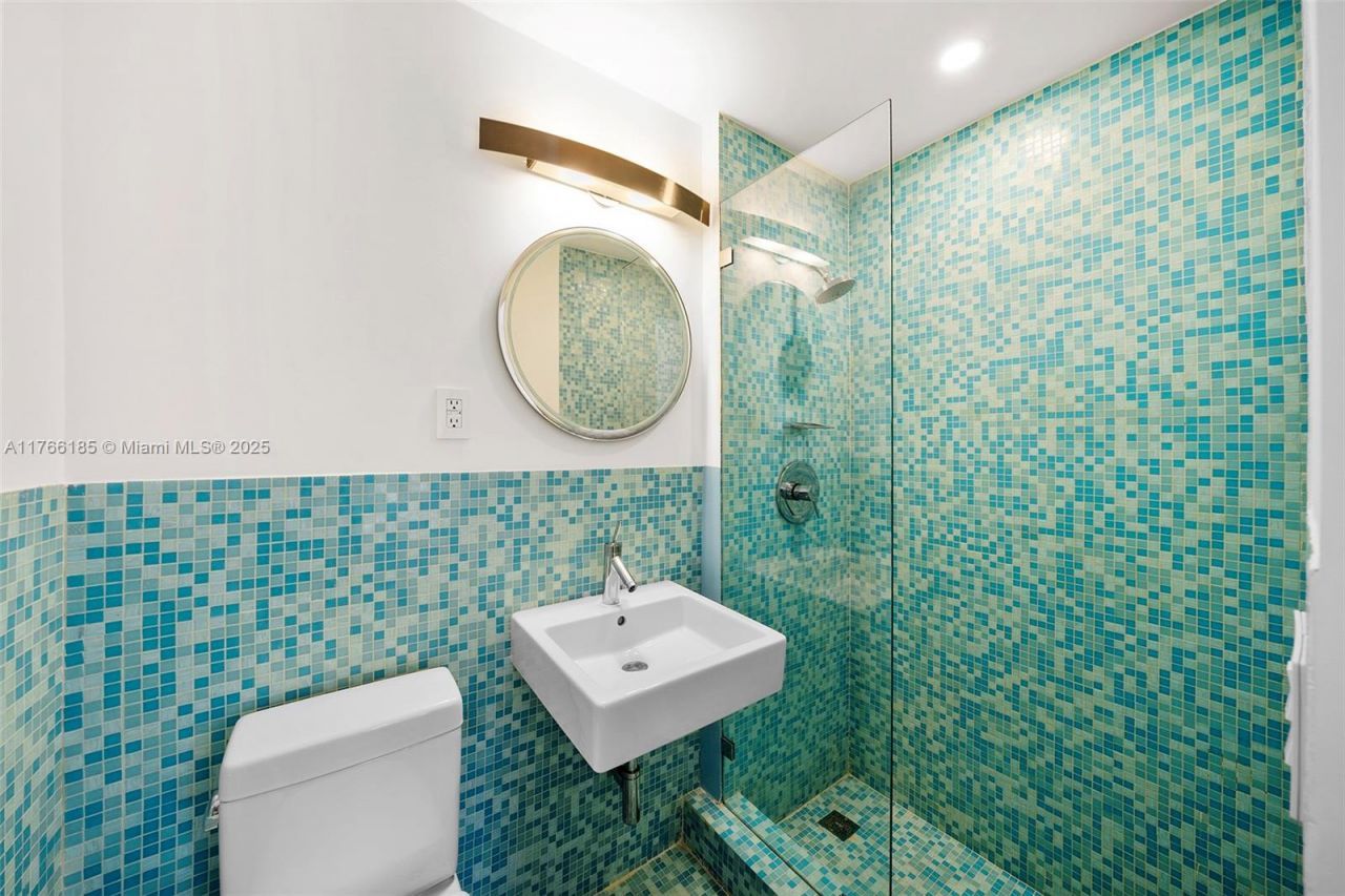 5251 La Gorce Dr, Miami Beach, FL 33140 Photo