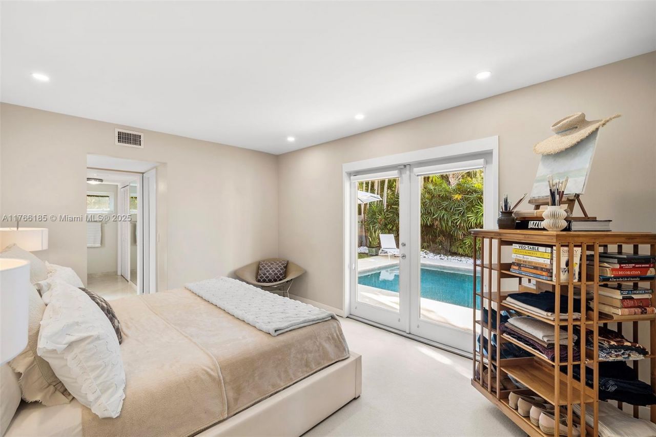 5251 La Gorce Dr, Miami Beach, FL 33140 Photo