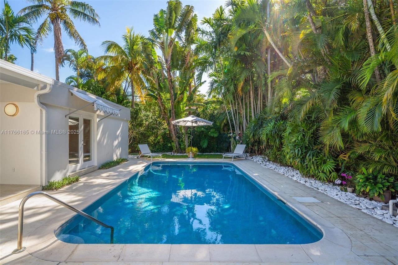 5251 La Gorce Dr, Miami Beach, FL 33140 Photo