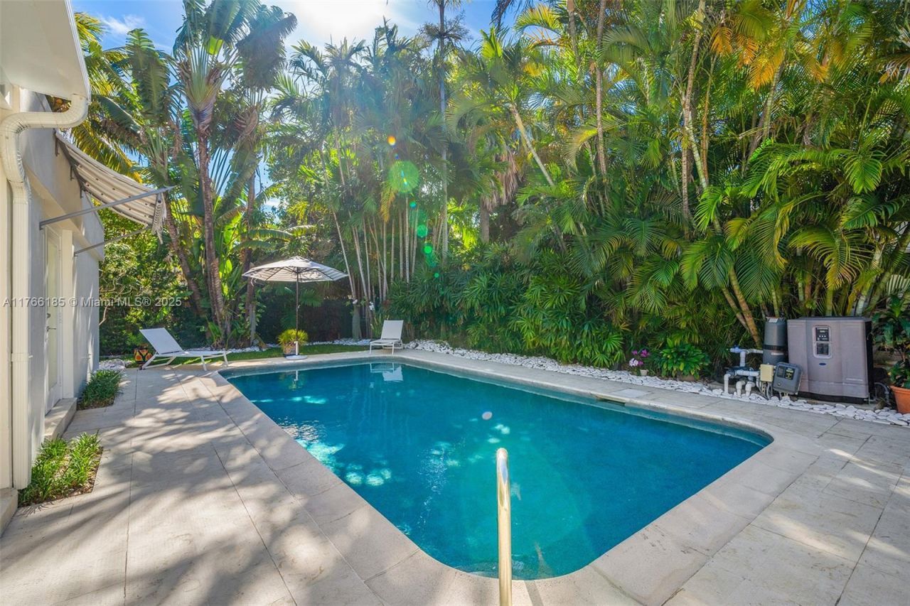 5251 La Gorce Dr, Miami Beach, FL 33140 Photo