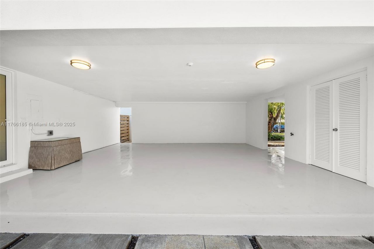 5251 La Gorce Dr, Miami Beach, FL 33140 Photo