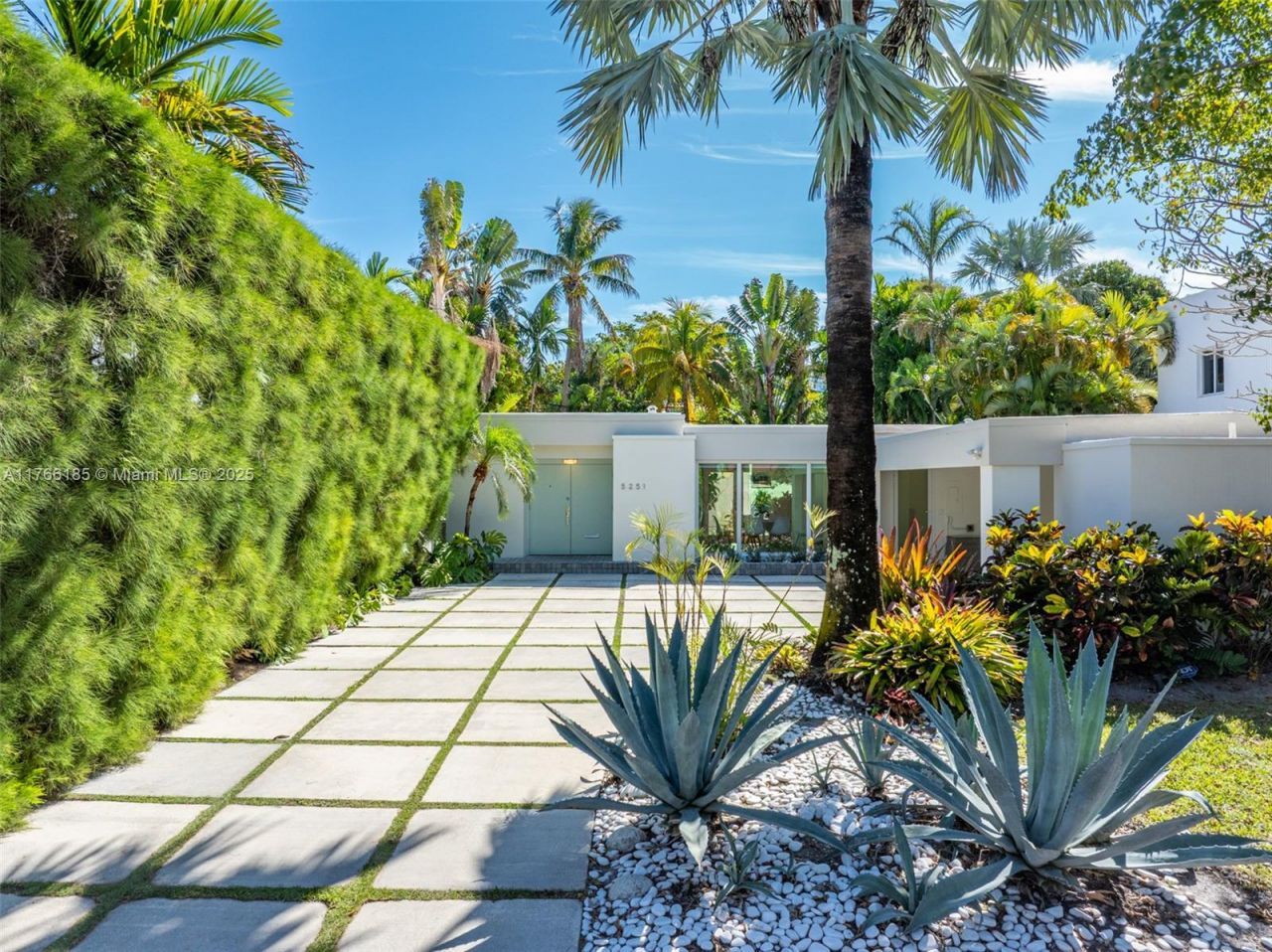 5251 La Gorce Dr, Miami Beach, FL 33140 Photo