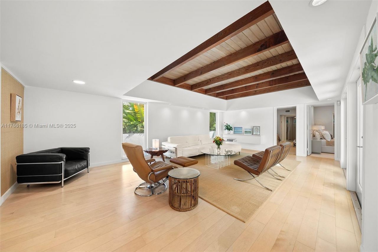 5251 La Gorce Dr, Miami Beach, FL 33140 Photo