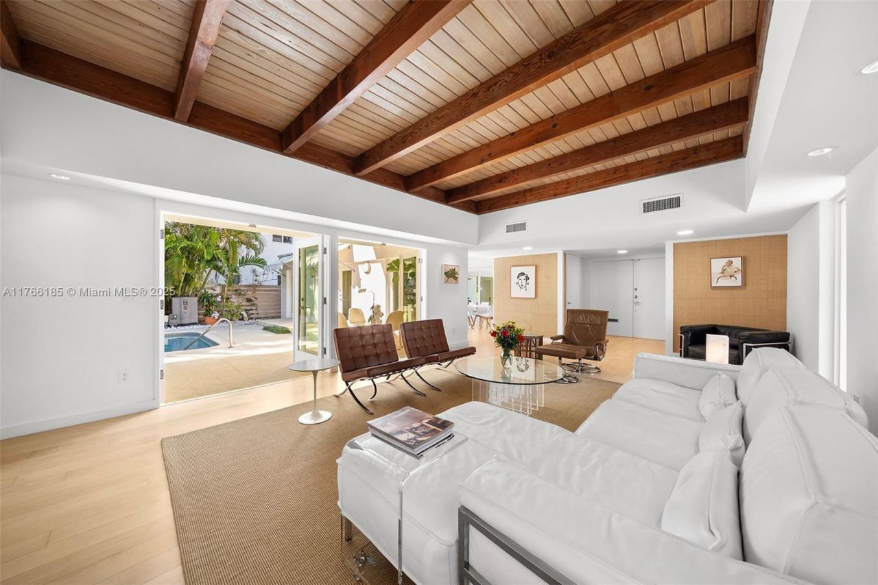 5251 La Gorce Dr, Miami Beach, FL 33140 Photo