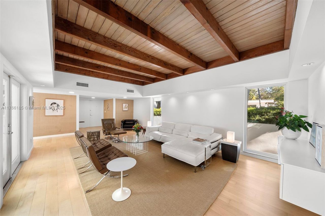 5251 La Gorce Dr, Miami Beach, FL 33140 Photo