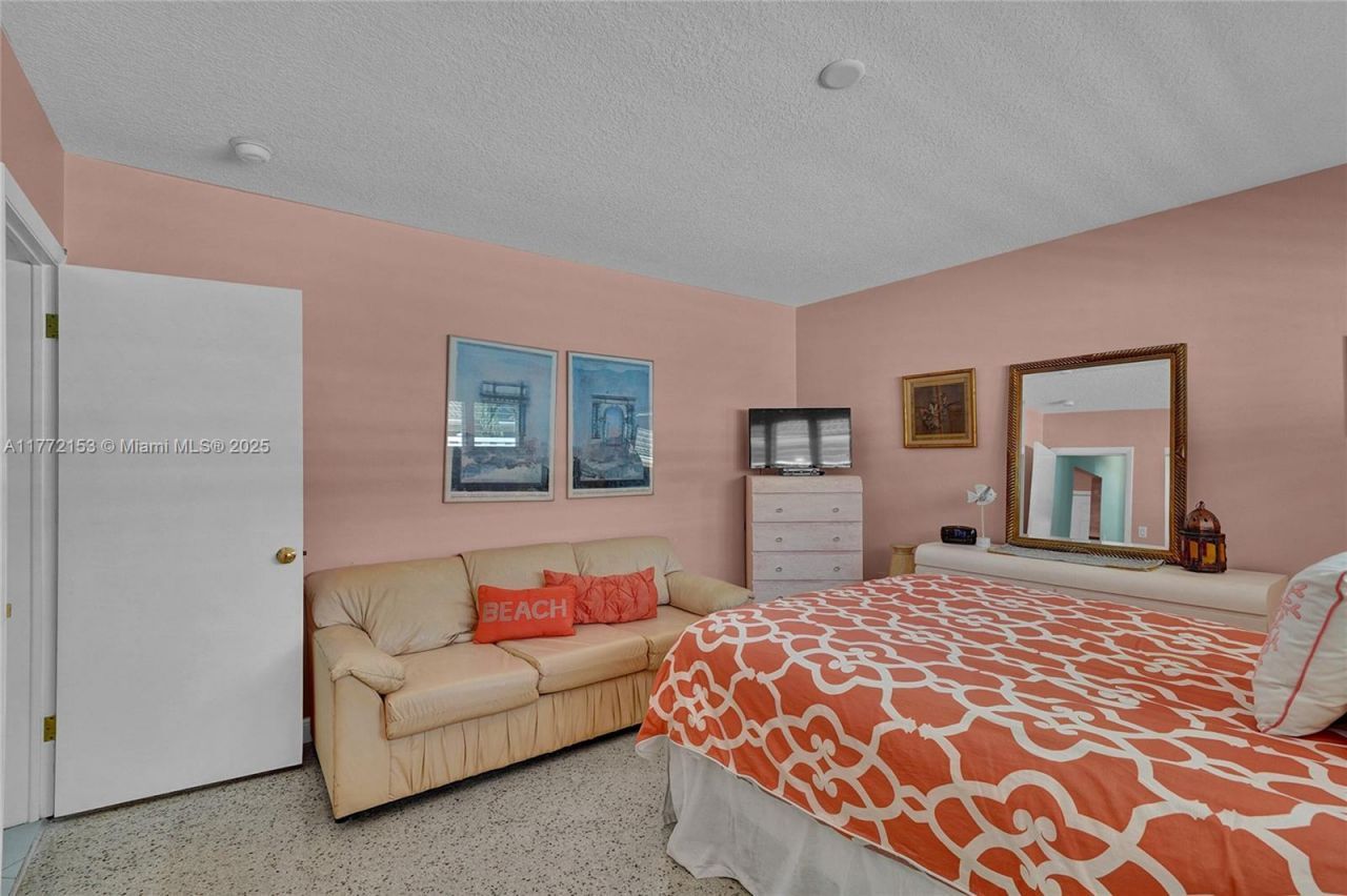 3031 NE 25th St, Fort Lauderdale, FL 33305 Photo