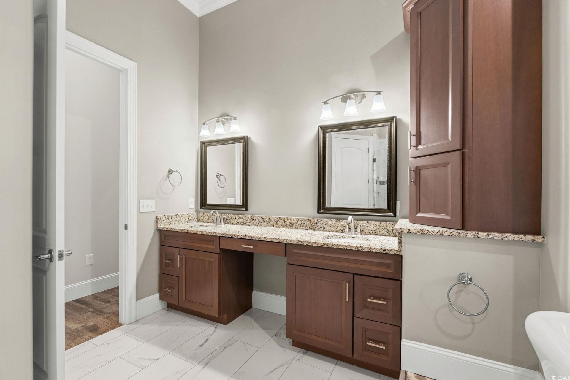 653 Whispering Pines Ct. Photo 23