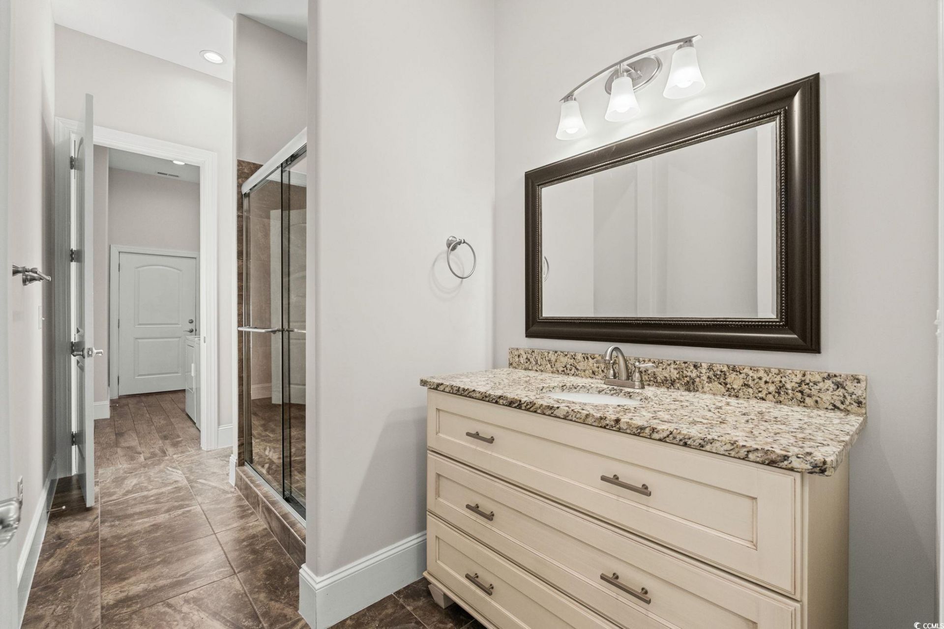 653 Whispering Pines Ct. Photo 31