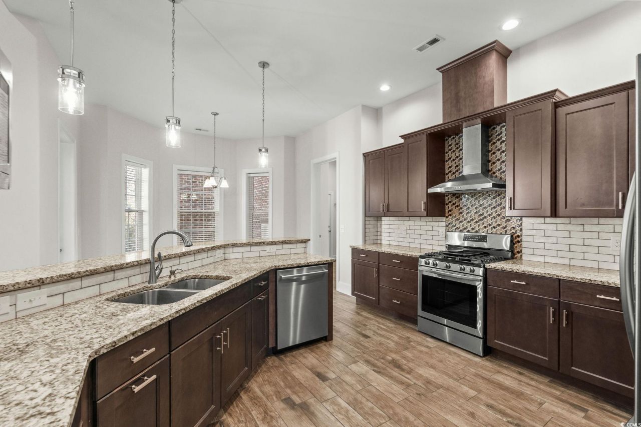 653 Whispering Pines Ct. Photo 4