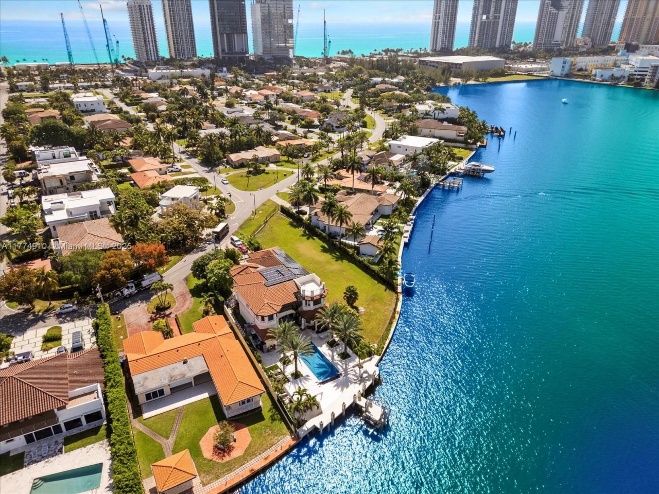 18800 N Bay Rd, Sunny Isles Beach, FL 33160 Photo