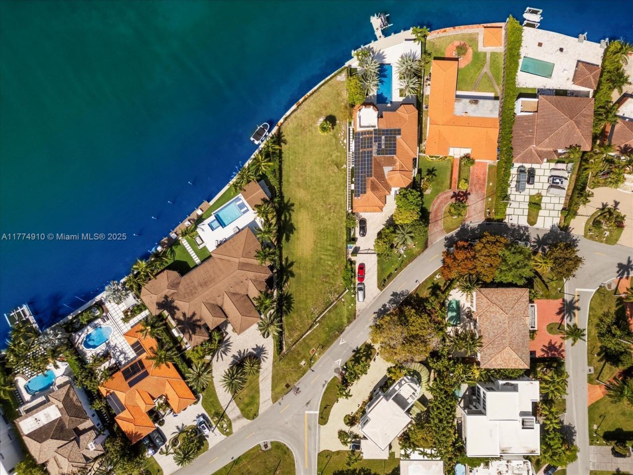 18800 N Bay Rd, Sunny Isles Beach, FL 33160 Photo